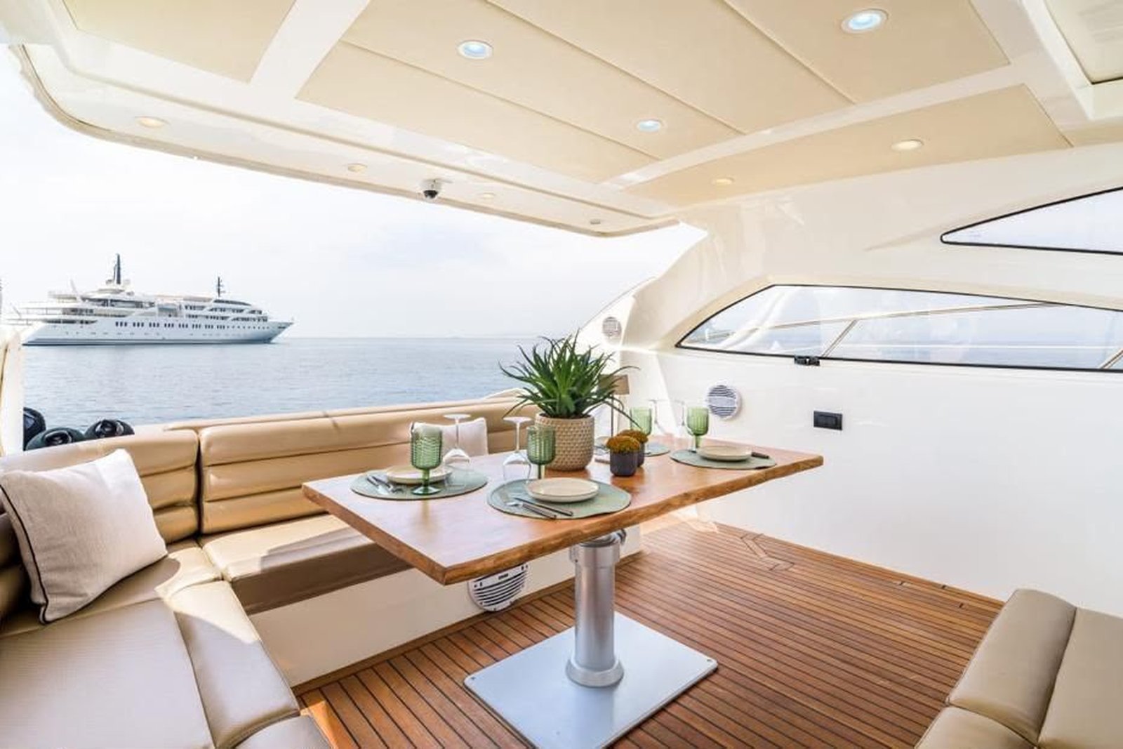 Motor Yacht: Private Charter, photo 2