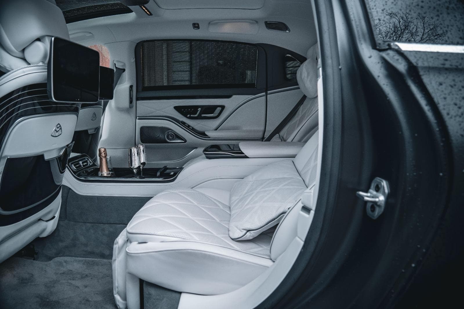 Mercedes-Maybach S 680 — vue 1