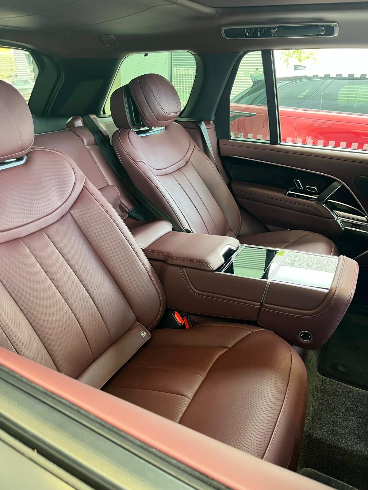 Range Rover SV