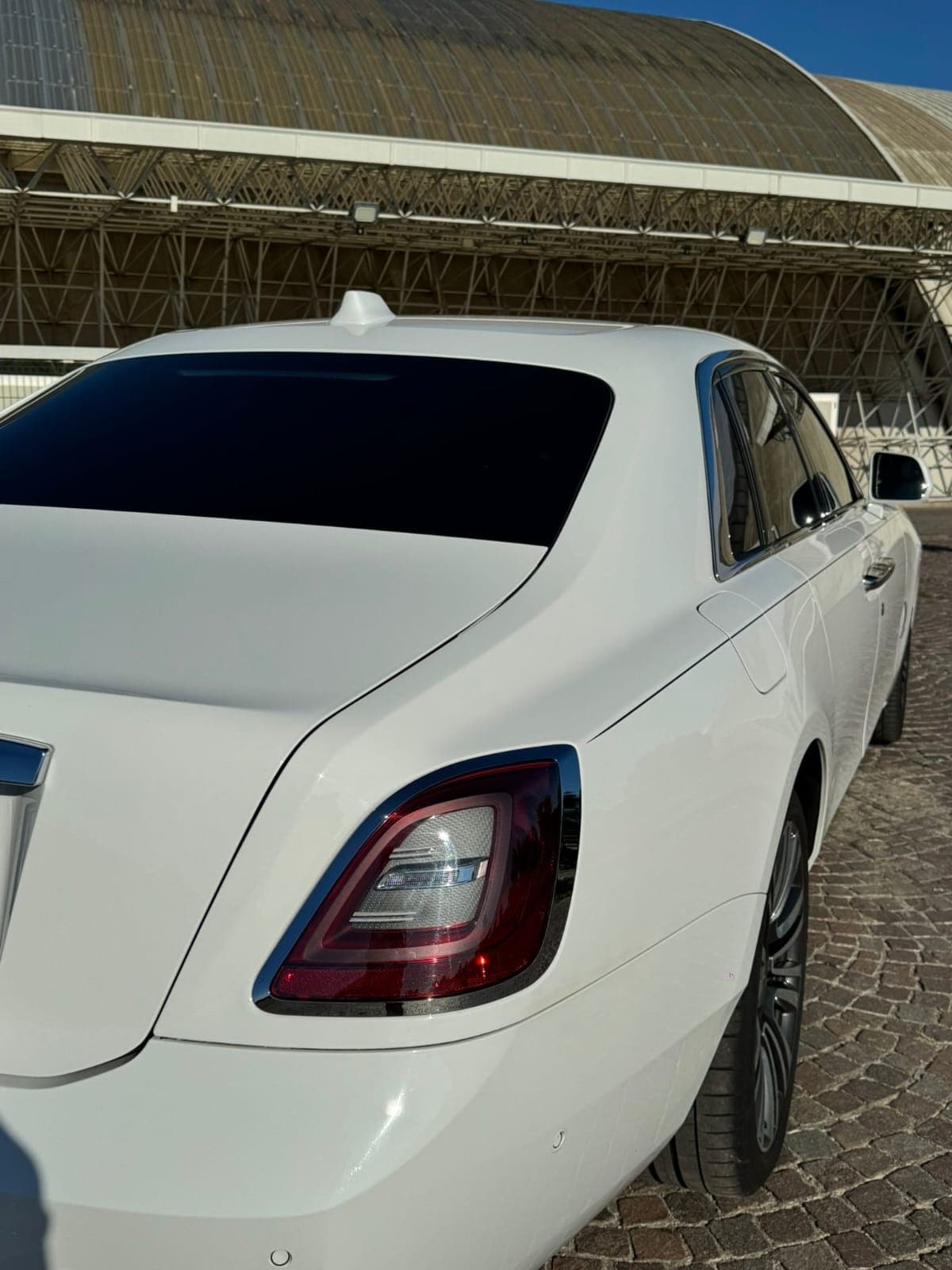 Rolls-Royce Ghost Extended — vue 1