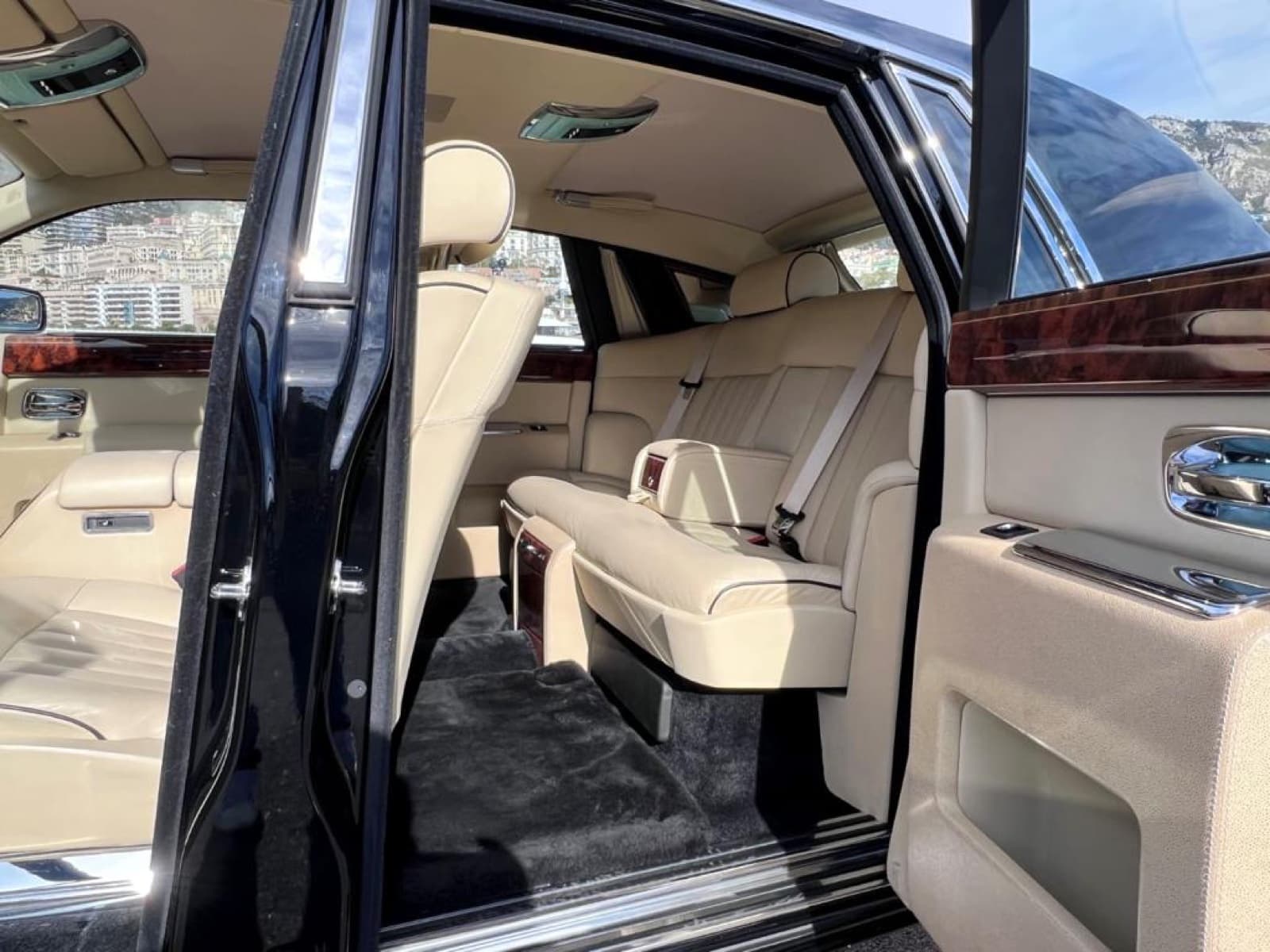 Rolls-Royce Phantom VIII — 12